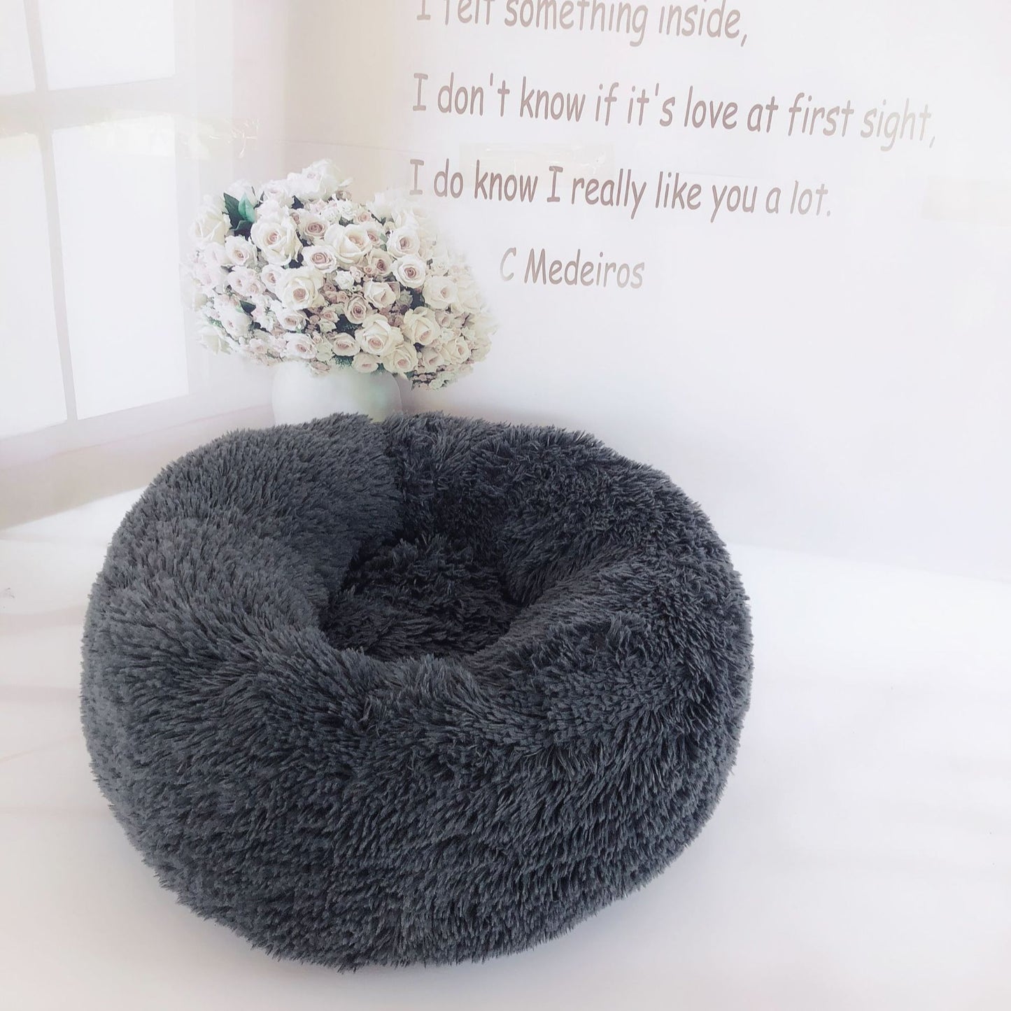 CloudCalm Fluffy Donut Bed